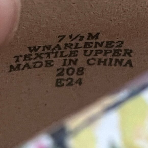 Woman's Heels Nine West Arlene 2 Size 7.5 W Floral Print Pumps Heels GUC - Picture 8 of 10